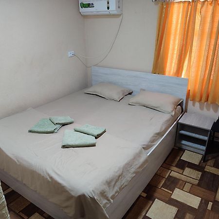 Family Guest House - Friends-J Nukus Dış mekan fotoğraf